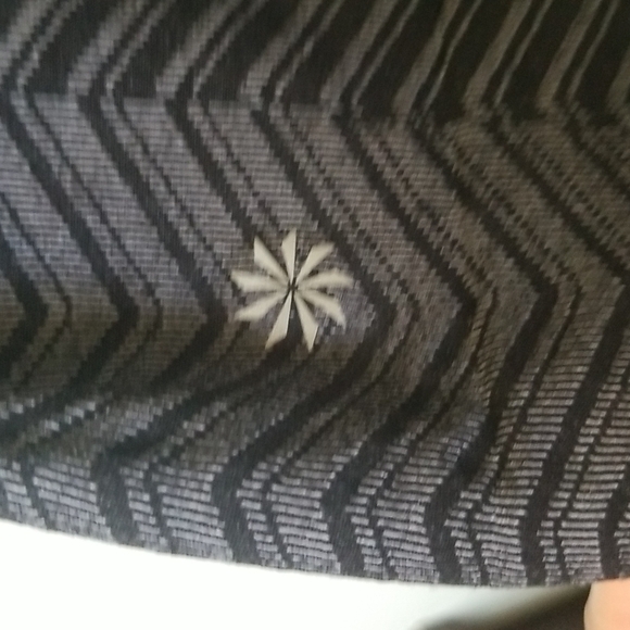 Athleta finish fast Sporty Fitness Workout chevron tank XL - Picture 5 of 9